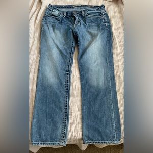 Men’s BKE Derek straight leg jeans.